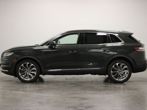 Used 2022 Lincoln Nautilus Reserve AWD/4WD image 5
