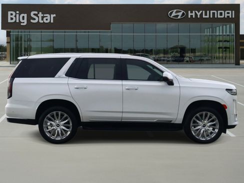 Used 2023 Cadillac Escalade Premium Luxury RWD image 5