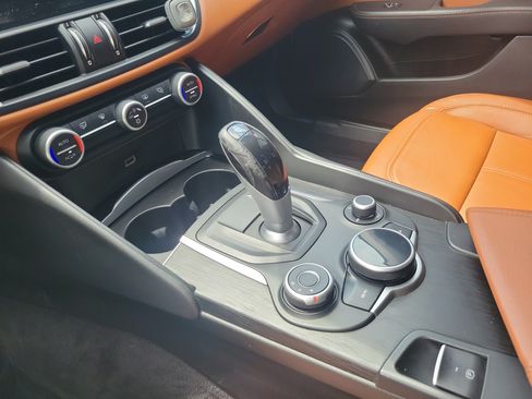 Used 2017 Alfa Romeo Giulia RWD image 26