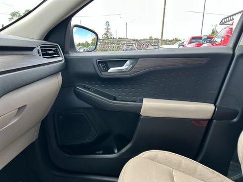 Used 2020 Ford Escape Titanium AWD/4WD image 41