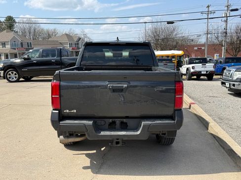 Used 2024 Toyota Tacoma SR image 7