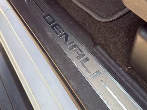Used 2018 GMC Sierra 1500 Denali w/ Denali Ultimate Package AWD/4WD image 18