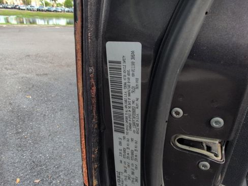 Used 2015 RAM 1500 Express image 10