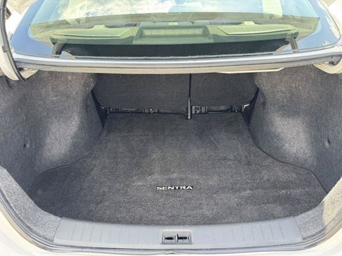 Used 2017 Nissan Sentra SV FWD image 9