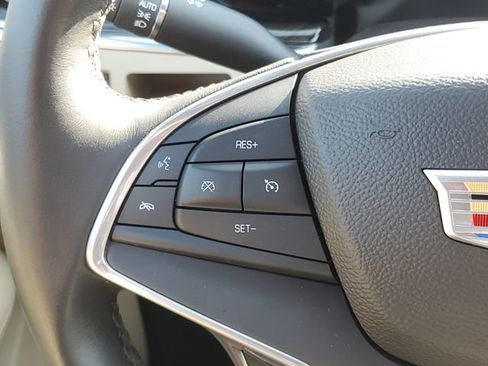 Certified 2017 Cadillac XT5 FWD image 6