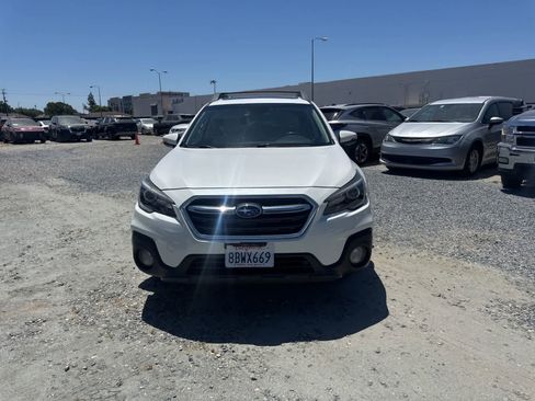 Used 2018 Subaru Outback 2.5i Limited AWD/4WD image 2