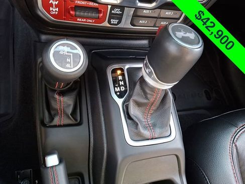 Used 2023 Jeep Wrangler Unlimited Rubicon w/ Cold Weather Group image 15