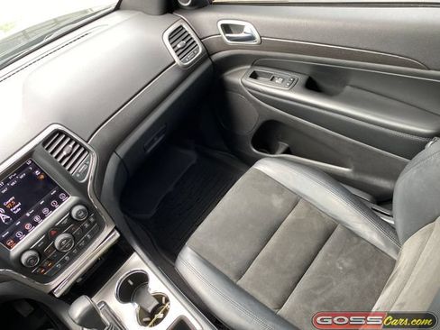 Used 2018 Jeep Grand Cherokee Altitude AWD/4WD image 16
