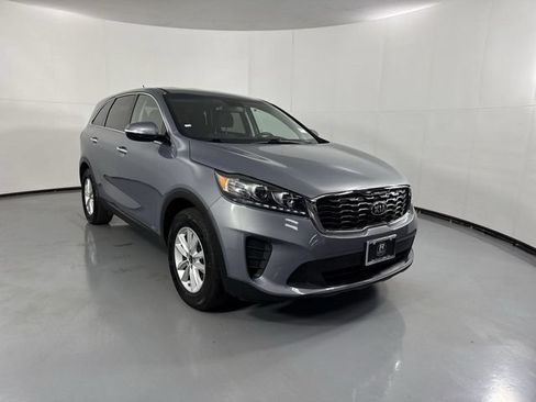 Used 2020 Kia Sorento LX AWD/4WD image 3
