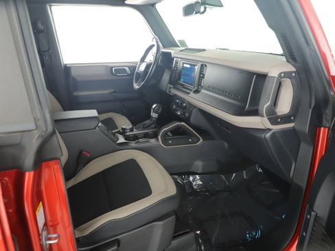 Certified 2023 Ford Bronco Big Bend w/ Sasquatch Package image 17