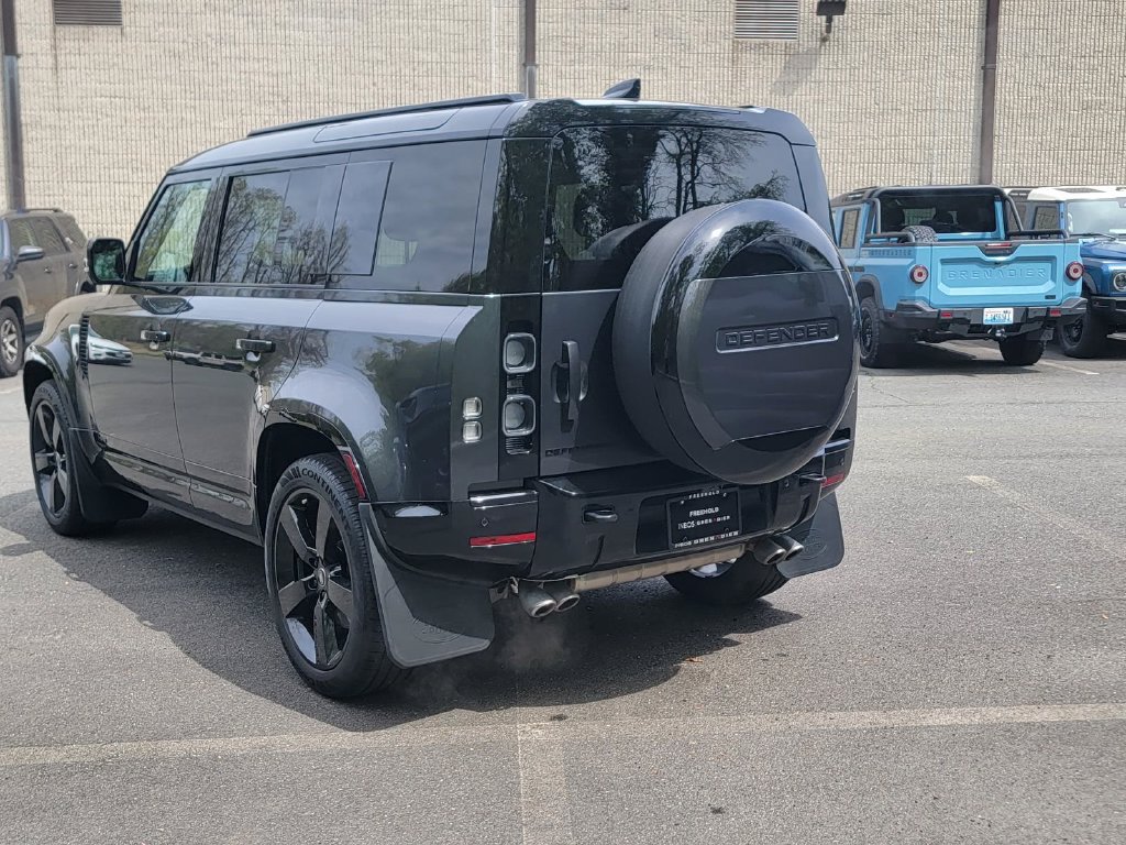 Used 2025 Land Rover Defender 110 V8 AWD/4WD image 7