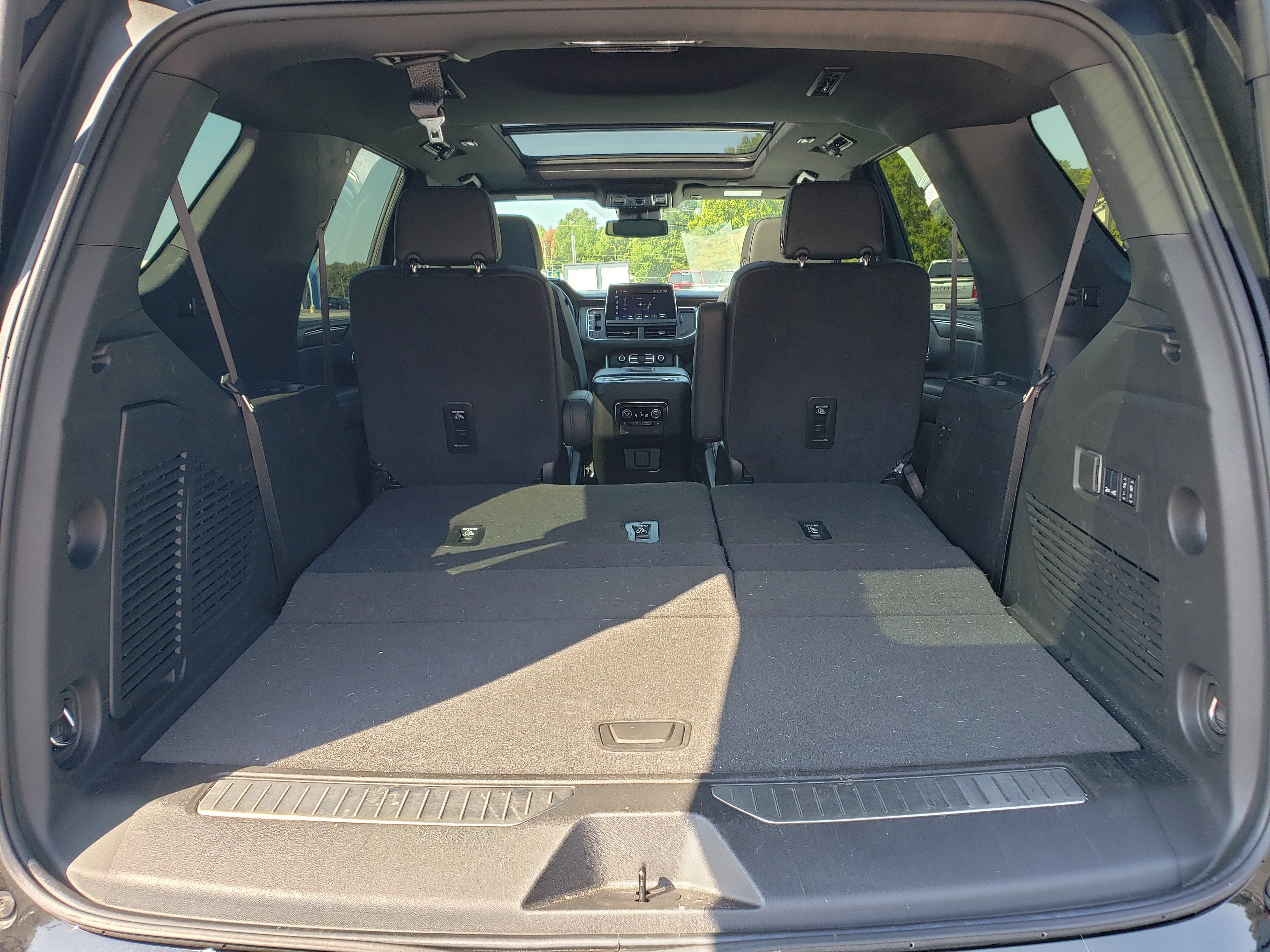 Used 2024 Chevrolet Tahoe Z71 w/ Luxury Package AWD/4WD image 12