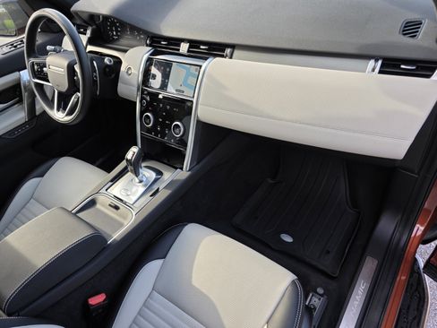 Certified 2022 Land Rover Discovery Sport SE R-Dynamic AWD/4WD image 24