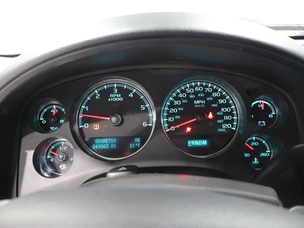 Used 2013 Chevrolet Suburban LTZ AWD/4WD image 37