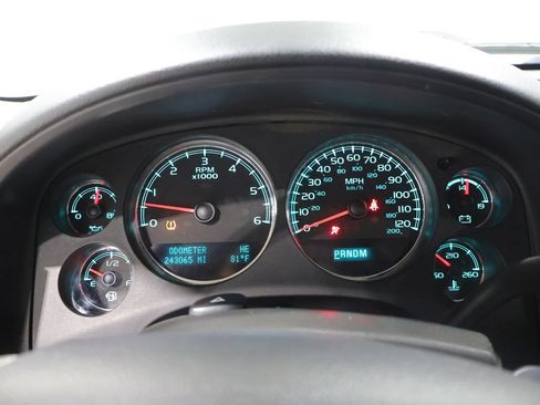 Used 2013 Chevrolet Suburban LTZ AWD/4WD image 37