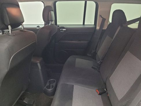 Used 2014 Jeep Patriot Latitude w/ Sun/Sound Group AWD/4WD image 18