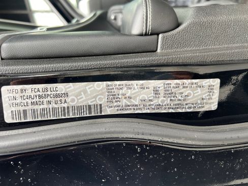 Used 2023 Jeep Grand Cherokee 4WD 4xe image 23