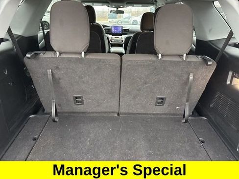 Used 2022 Ford Explorer XLT image 36