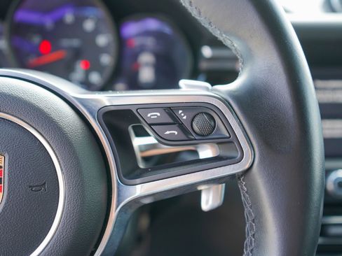 Used 2020 Porsche Macan image 11