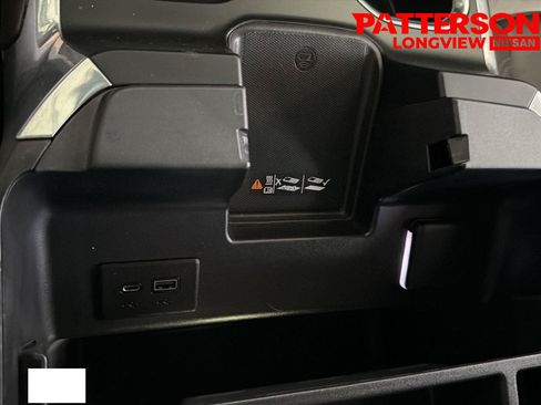 Used 2022 GMC Sierra 1500 SLT w/ SLT Convenience Package AWD/4WD image 22