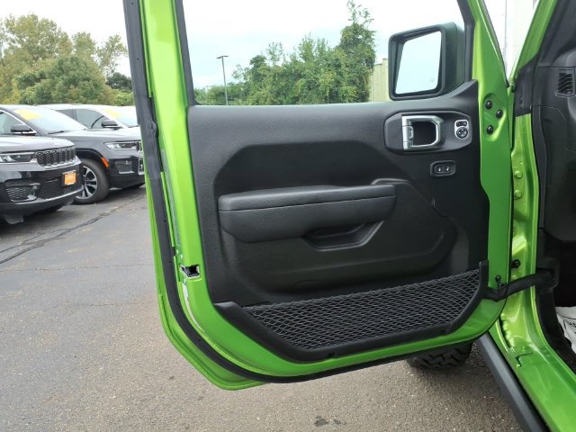 Certified 2025 Jeep Wrangler Sport AWD/4WD image 17