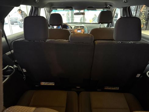 Used 2017 Ford Explorer XLT image 47