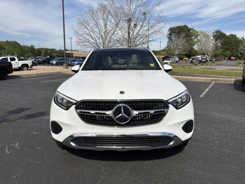 Used 2025 Mercedes-Benz GLC 350e 4MATIC image 2