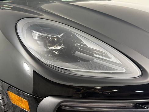 New 2026 Porsche Macan image 16