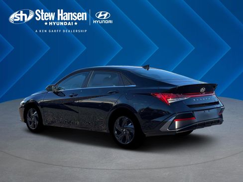 New 2026 Hyundai Elantra SEL Sport Premium image 5