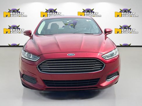 Used 2015 Ford Fusion SE FWD image 2