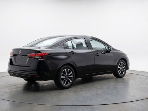 Used 2025 Nissan Versa SV FWD image 9