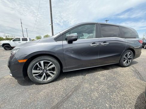 Used 2024 Honda Odyssey Touring image 2