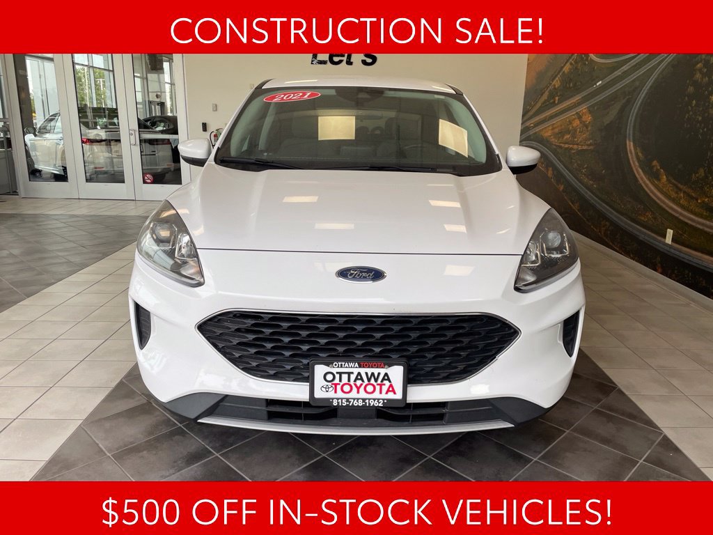 Used 2021 Ford Escape SE w/ Cold Weather Package AWD/4WD image 3