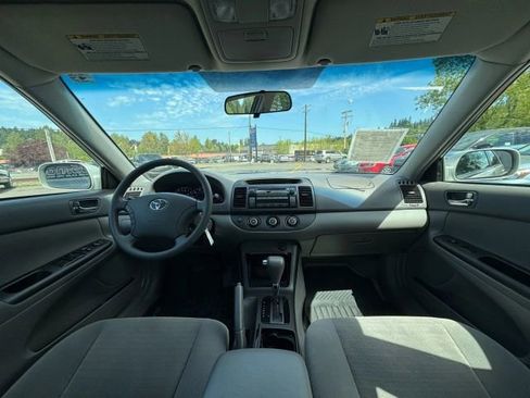 Used 2005 Toyota Camry LE image 23