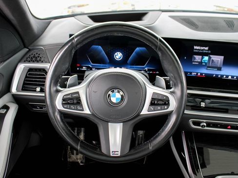 Used 2024 BMW X7 xDrive40i w/ M Sport Package AWD/4WD image 35
