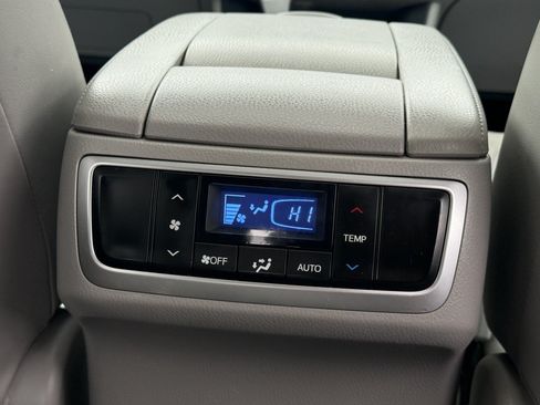 Used 2014 Toyota Highlander Limited AWD/4WD image 26