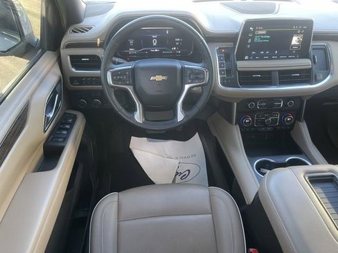 Used 2024 Chevrolet Suburban Premier image 19