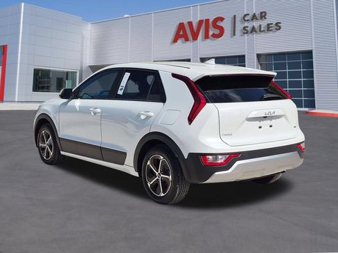 Used 2025 Kia Niro LX FWD image 9