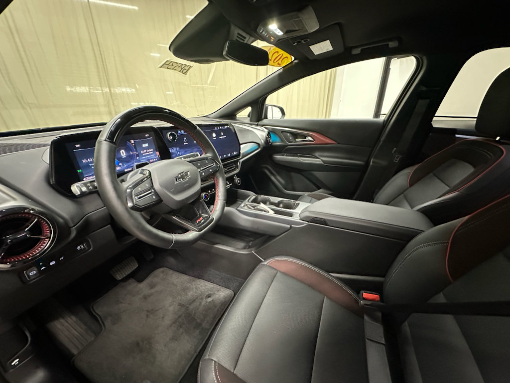 Used 2024 Chevrolet Equinox EV RS FWD image 23