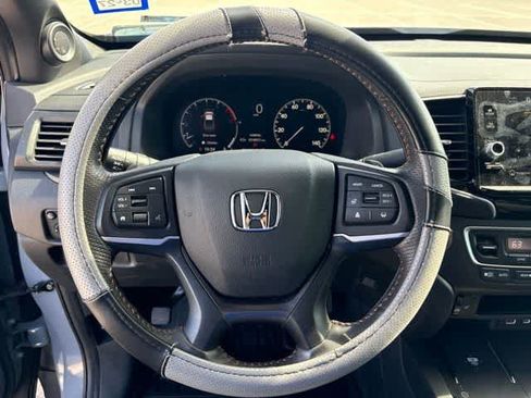 Used 2025 Honda Ridgeline TrailSport image 14