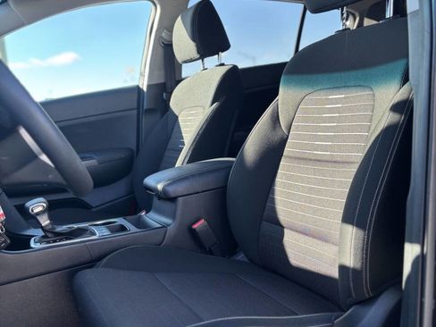 Used 2020 Kia Sportage LX image 10
