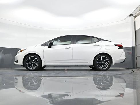 New 2025 Nissan Versa SR w/ Trunk Package image 14