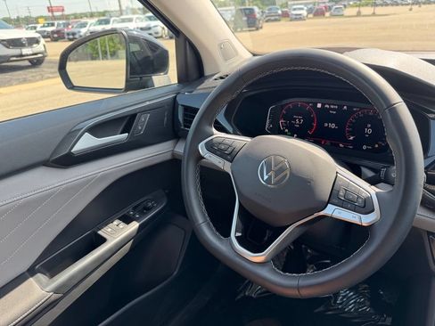 Used 2024 Volkswagen Taos SEL AWD/4WD image 20