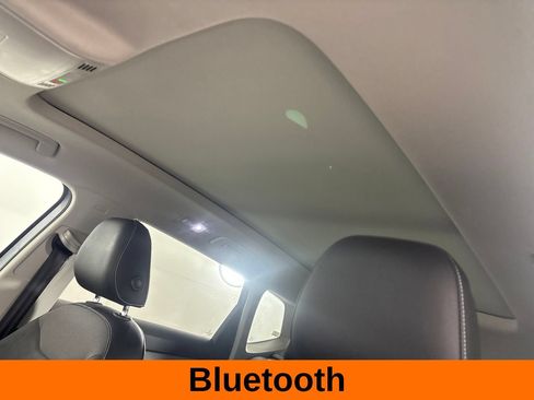 Used 2022 Volkswagen Taos SE w/ Panoramic Sunroof Package AWD/4WD image 11