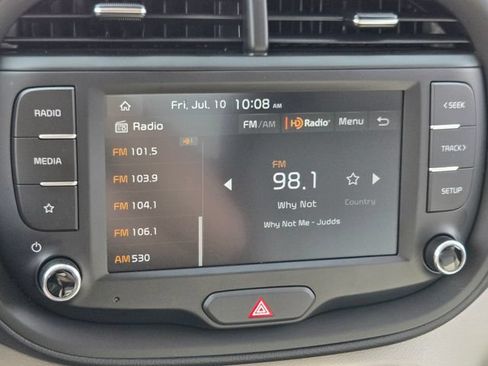 Used 2025 Kia Soul LX w/ LX Technology Package FWD image 28