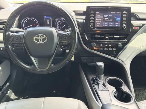 Used 2021 Toyota Camry SE FWD image 23