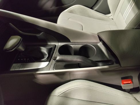 Used 2023 Hyundai Elantra SEL image 26