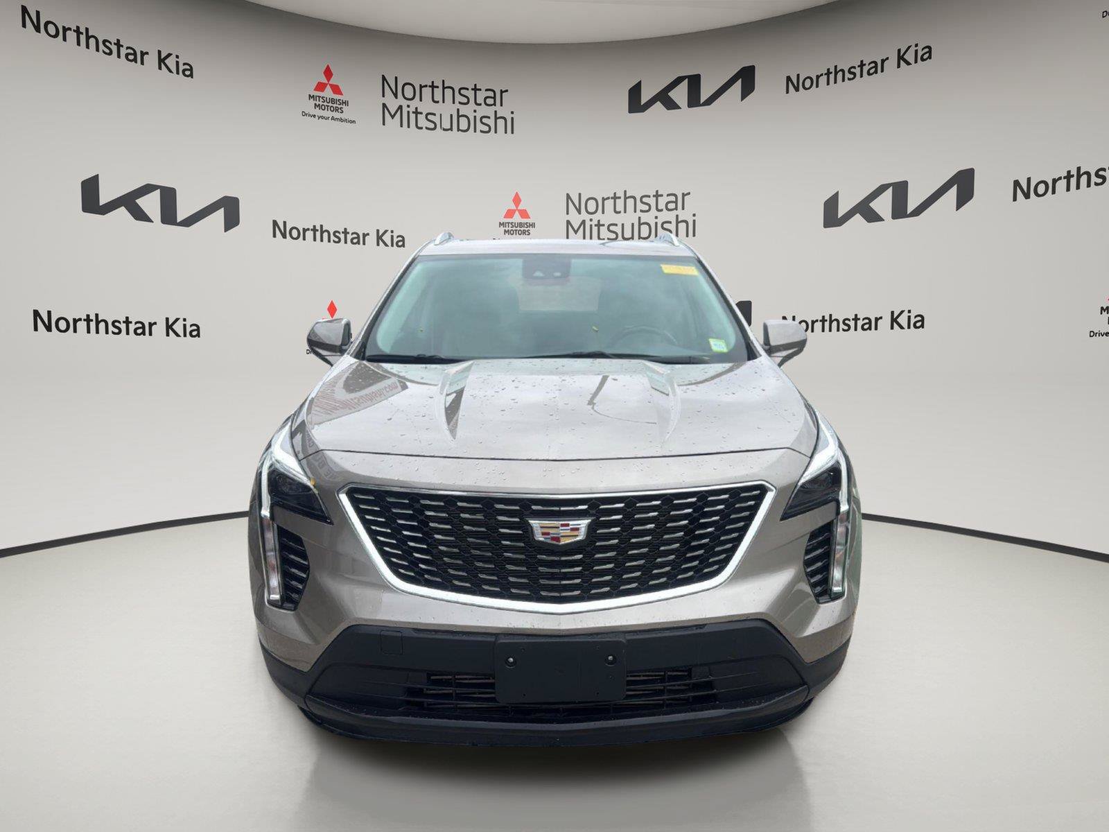 Used 2022 Cadillac XT4 Luxury w/ Cold Weather Package AWD/4WD image 11