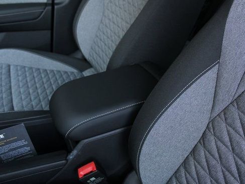 New 2025 Volkswagen Tiguan S AWD/4WD image 5