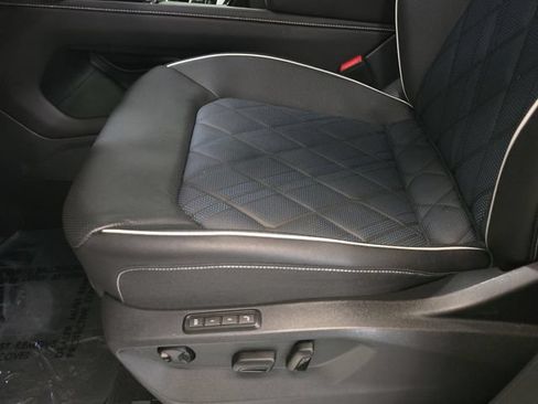 Used 2025 Volkswagen Atlas Cross Sport SEL Premium R-Line AWD/4WD image 21